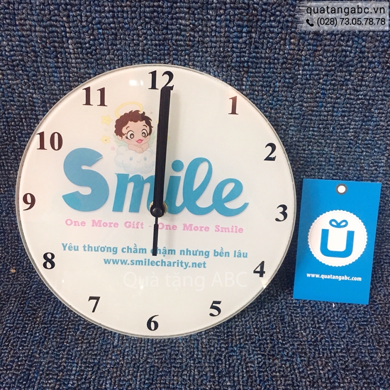 Đồng hồ treo tường của công ty Smile