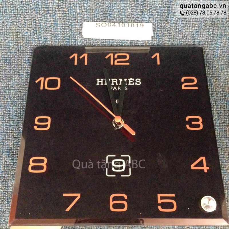 INLOGO sản xuất đồng hồ treo tường cho thương hiệu Hermes Paris